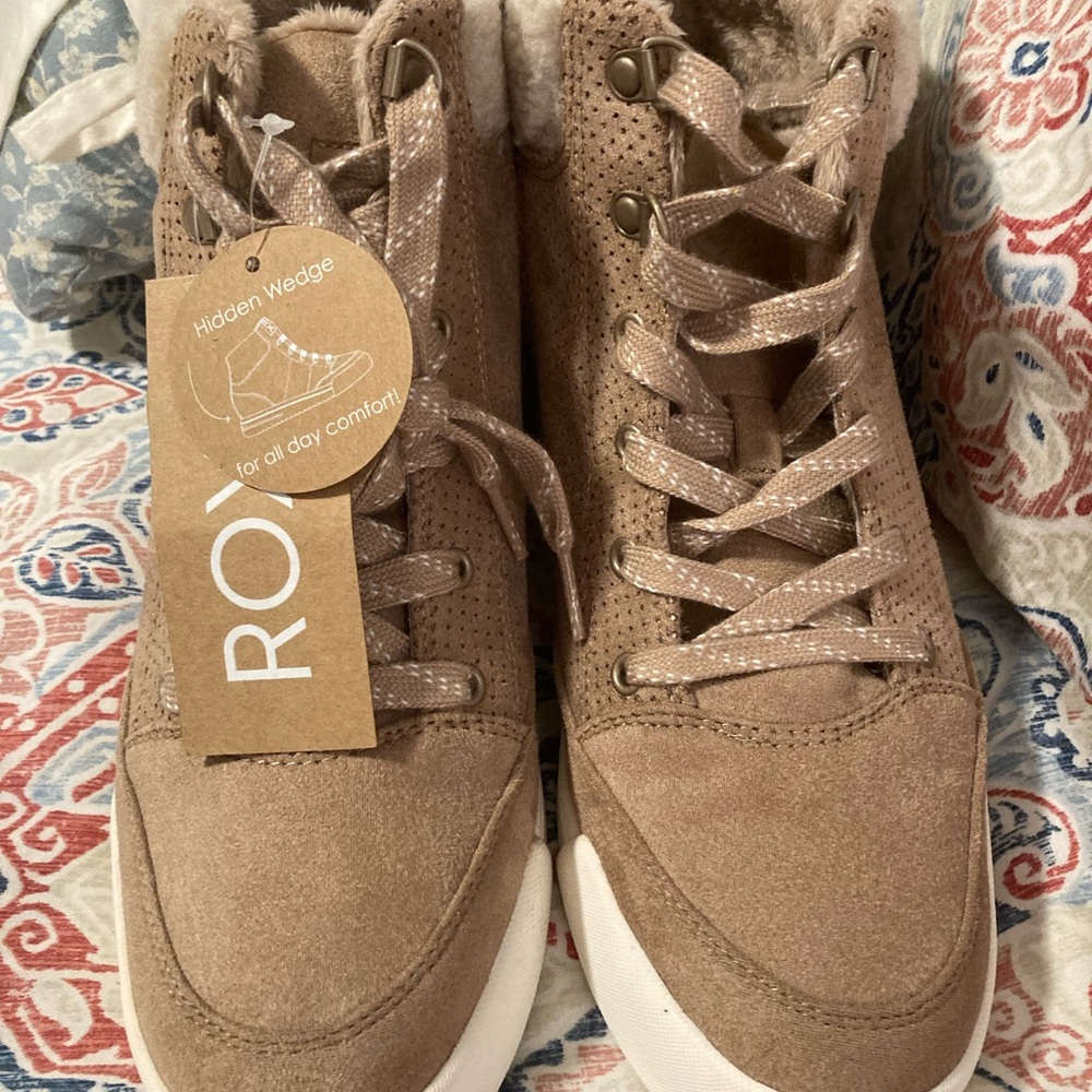 Roxy Tan High-Top Sneakers